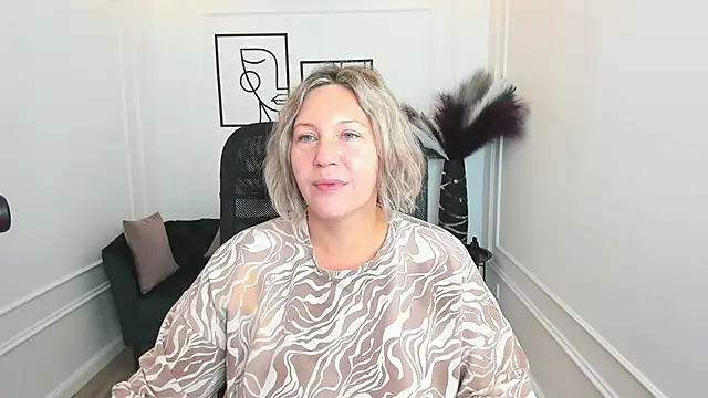 NinaStarle online show from 09-28-25, 04:30