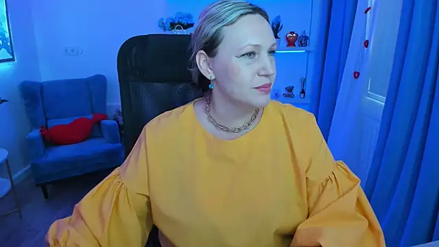 Snapshot of NinaStarle chatting on 02-19-26, 11:29 NinaStarle online show from 02-19-26, 11:29