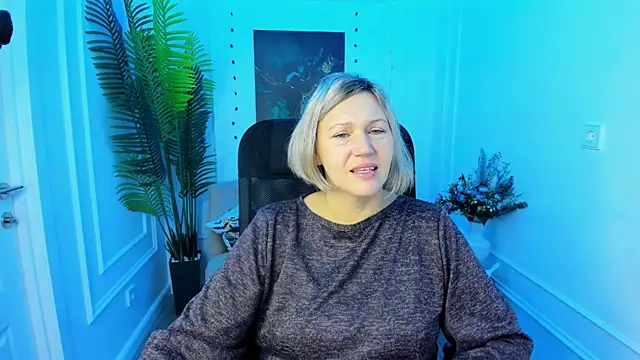 NinaStarle online show from 10-15-25, 04:33