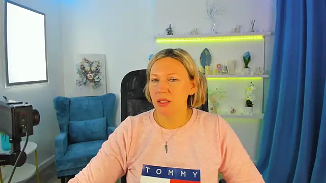 NinaStarle online show from 10-12-25, 04:36