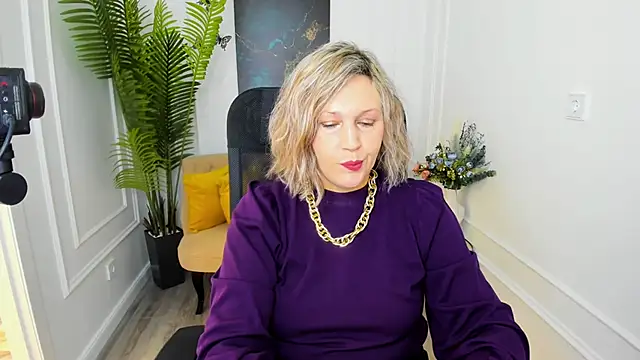 NinaStarle online show from 11-28-25, 04:34