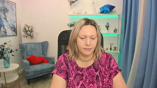 Snapshot of NinaStarle chatting on 04-23-26, 04:30 NinaStarle online show from 04-23-26, 04:30