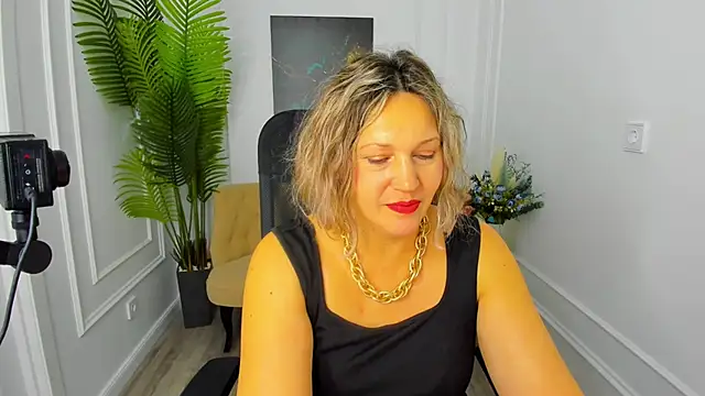 NinaStarle online show from 11-13-25, 04:38