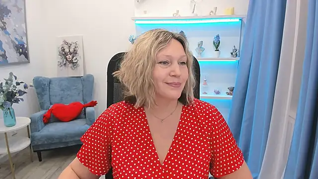 Snapshot of NinaStarle chatting on 05-28-26, 11:49 NinaStarle online show from 05-28-26, 11:49