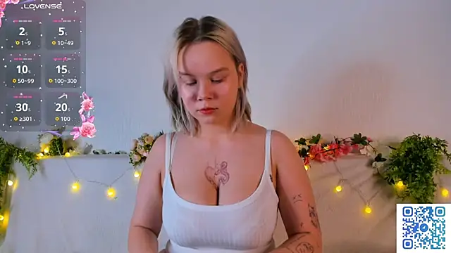 girlllsooft online show from 11-02-25, 12:37