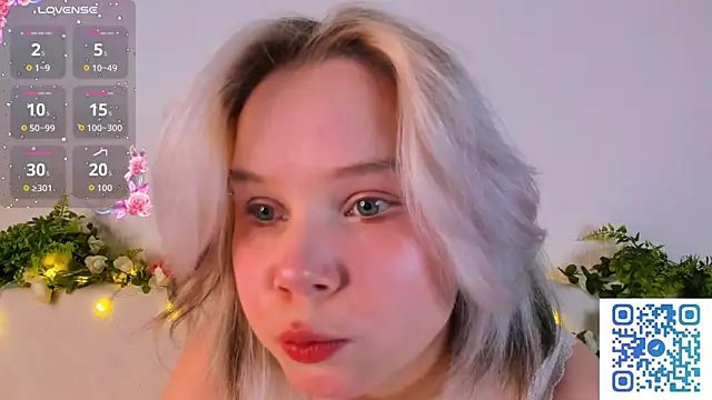 girlllsooft online show from 10-08-25, 07:14
