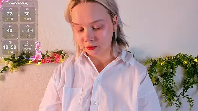 girlllsooft online show from 10-03-25, 05:25