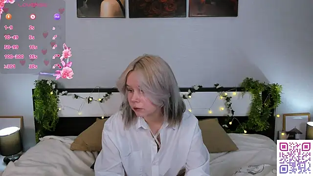 girlllsooft online show from 12-18-25, 03:27