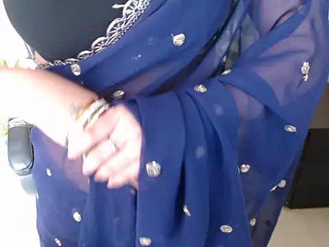 Snapshot of anika_bold chatting on 10-09-25, 02:56 anika bold online show from 10-09-25, 02:56