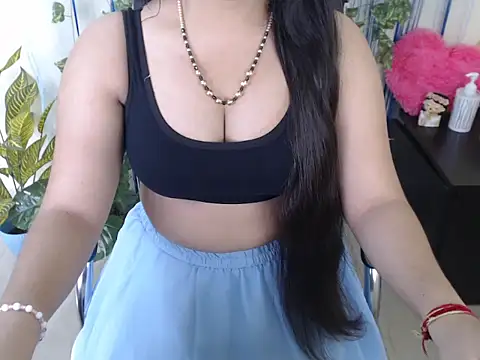 Snapshot of anika_bold chatting on 09-21-25, 03:33 anika bold online show from 09-21-25, 03:33