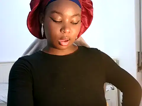 zoe215 online show from 05-17-26, 12:38