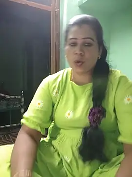 Snapshot of tamilaruvi chatting on 06-20-26, 02:33 tamilaruvi online show from 06-20-26, 02:33