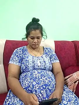 Snapshot of tamilaruvi chatting on 05-07-26, 08:17 tamilaruvi online show from 05-07-26, 08:17