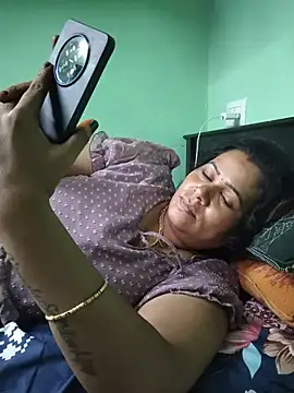 Snapshot of tamilaruvi chatting on 06-18-26, 04:55 tamilaruvi online show from 06-18-26, 04:55