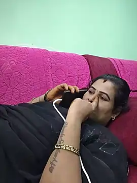 Snapshot of tamilaruvi chatting on 05-25-26, 04:28 tamilaruvi online show from 05-25-26, 04:28