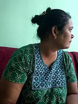 Snapshot of tamilaruvi chatting on 04-19-26, 05:19 tamilaruvi online show from 04-19-26, 05:19