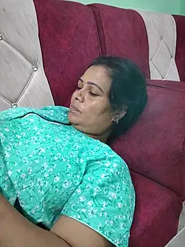 Snapshot of tamilaruvi chatting on 07-14-26, 04:17 tamilaruvi online show from 07-14-26, 04:17