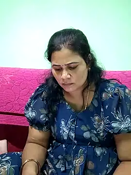 Snapshot of tamilaruvi chatting on 05-12-26, 03:51 tamilaruvi online show from 05-12-26, 03:51