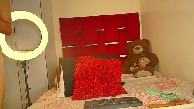 Snapshot of Camila_hot_ts chatting on 12-02-25, 03:36 Camila hot ts online show from 12-02-25, 03:36