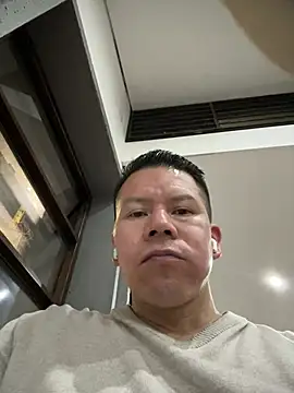 Snapshot of Manu0586 chatting on 02-16-26, 11:35 Manu0586 online show from 02-16-26, 11:35