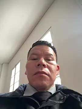 Manu0586 online show from 05-18-26, 02:11