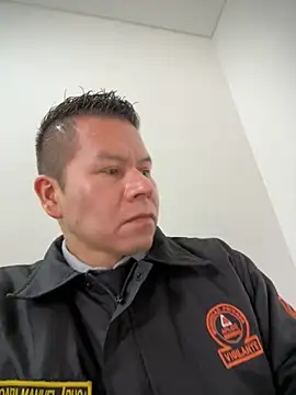 Manu0586 online show from 10-25-25, 11:42