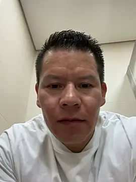 Snapshot of Manu0586 chatting on 02-05-26, 11:06 Manu0586 online show from 02-05-26, 11:06