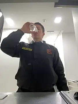 Manu0586 online show from 01-14-26, 08:07