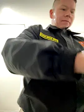 Manu0586 online show from 12-21-25, 08:16