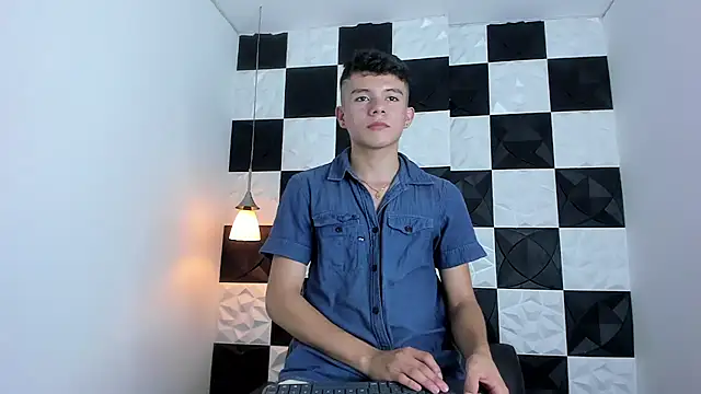 AndyFame1 online show from 11-08-25, 07:06