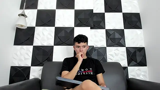 AndyFame1 online show from 12-14-25, 06:57