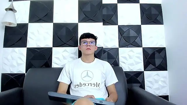 AndyFame1 online show from 12-22-25, 06:52