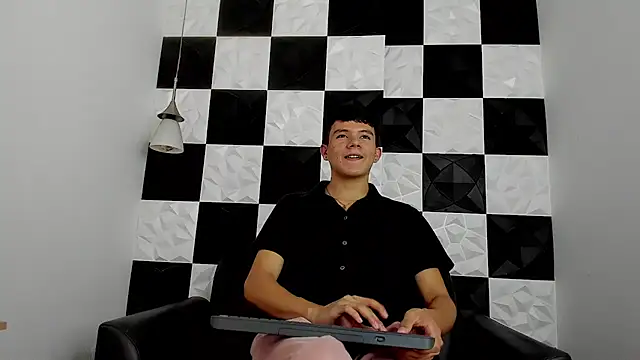 AndyFame1 online show from 12-05-25, 07:01