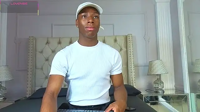 CharlesBrown  online show from 05-08-26, 01:48