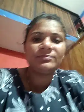 Snapshot of couple_71 chatting on 06-27-26, 06:58 couple 71 online show from 06-27-26, 06:58