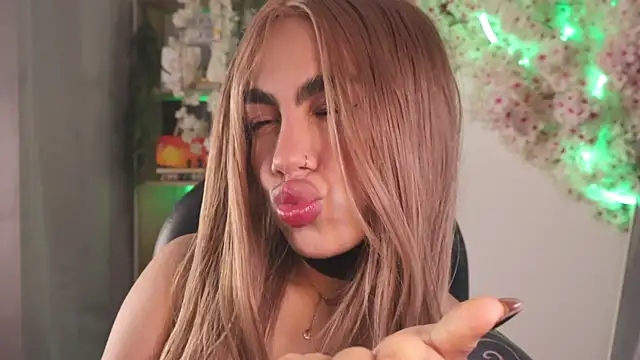 Miila snow online show from 10-02-25, 03:37