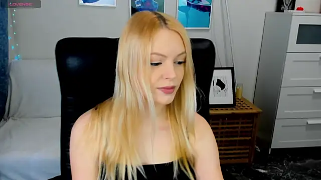 KatherineePierce online show from 04-19-26, 03:35
