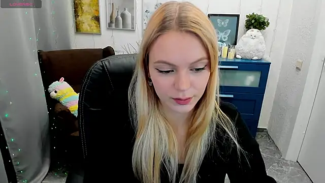 KatherineePierce online show from 10-20-25, 05:35