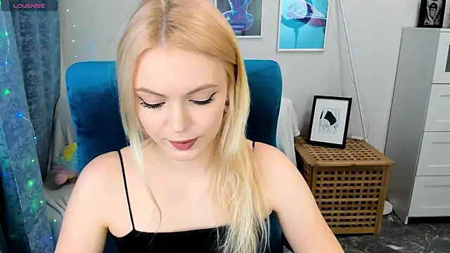 KatherineePierce online show from 05-19-26, 05:20