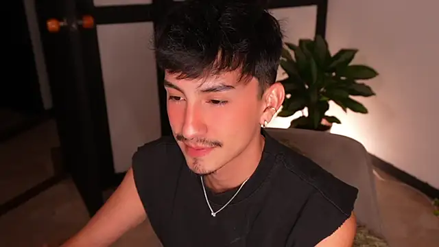 Snapshot of sweettaaron01 chatting on 07-15-26, 12:39 sweettaaron01 online show from 07-15-26, 12:39