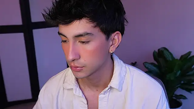 Snapshot of sweettaaron01 chatting on 06-07-26, 10:26 sweettaaron01 online show from 06-07-26, 10:26