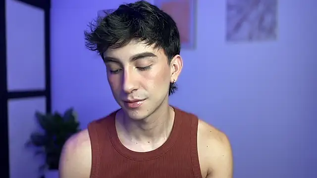 sweettaaron01 online show from 06-02-26, 12:21