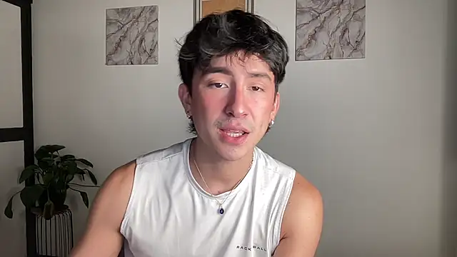 sweettaaron01 online show from 05-06-26, 01:20