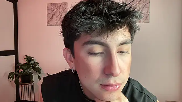 sweettaaron01 online show from 04-29-26, 01:10