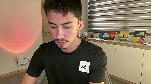 sweettaaron01 online show from 11-10-25, 05:29