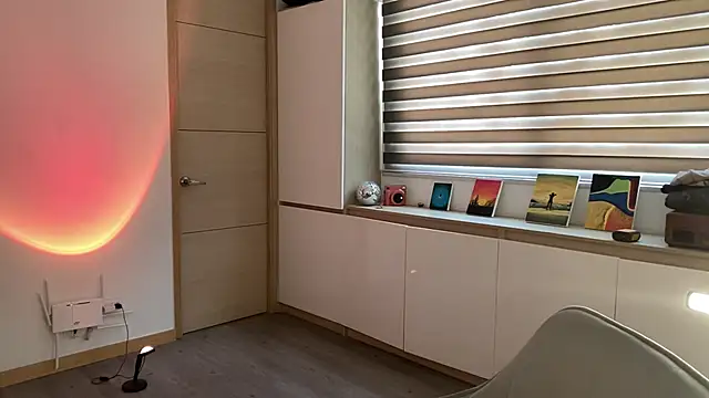 sweettaaron01 online show from 11-26-25, 05:24