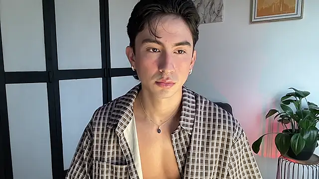 sweettaaron01 online show from 04-20-26, 09:38