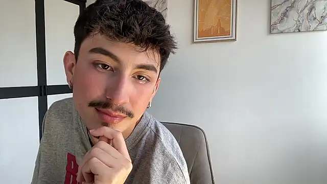 sweettaaron01 online show from 02-27-26, 07:24