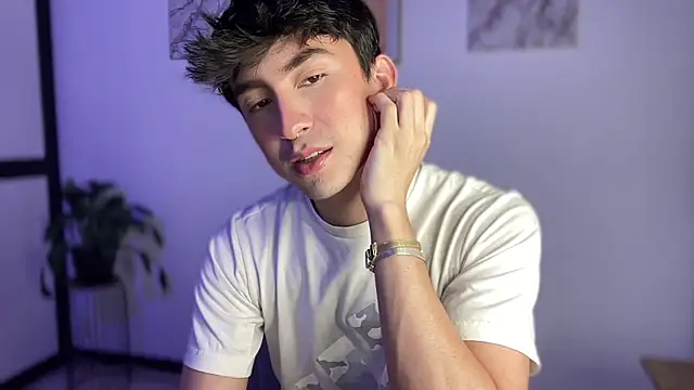 sweettaaron01 online show from 05-10-26, 12:14