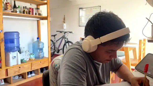 Haustin202 online show from 10-31-25, 07:54